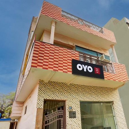 Hotel O Thirty Inns Noida Exterior photo