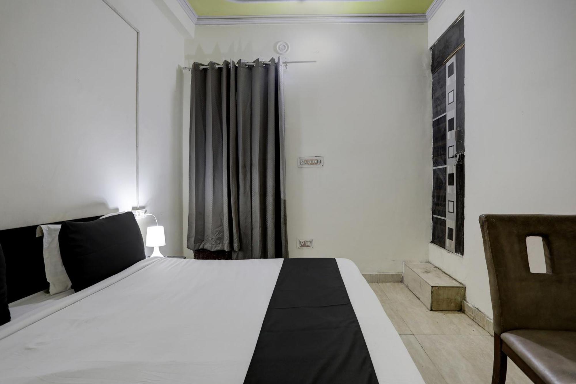 Hotel O Thirty Inns Noida Exterior photo